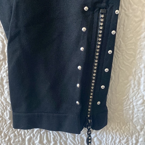 Soho Lady OS Plus Size Cropped Embellished Zipper and Beads Detail Leggings - Picture 3 of 4